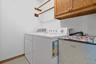 2607 Fox River Pkwy, Waukesha, WI 53189 - Photo 18