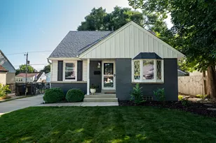 516 N Pleasant View St, Wauwatosa, WI 53226 - Photo 2