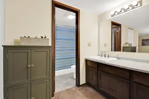 8643 N Servite Dr, Milwaukee, WI 53223 - Photo 18