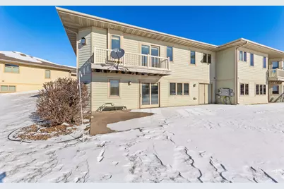 1264  Bentgrass Ct, Onalaska, WI 54650 - Photo 2