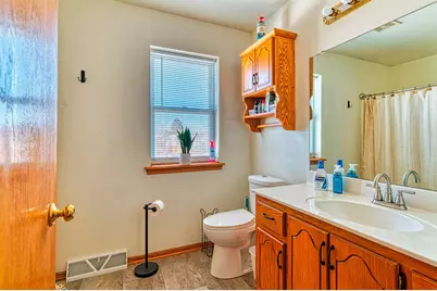 502 N 6th St, Racine, WI 53185 - Photo 16