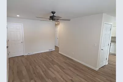 539  East Ave, Hartford, WI 53027 - Photo 2