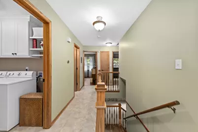 3320 N Knoll Ter, Wauwatosa, WI 53222 - Photo 14