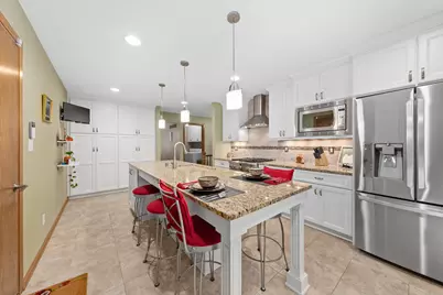 3320 N Knoll Ter, Wauwatosa, WI 53222 - Photo 12