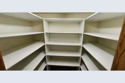 8098 S Meadowcreek Ct, Franklin, WI 53132 - Photo 46