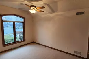 8098 S Meadowcreek Ct, Franklin, WI 53132 - Photo 28