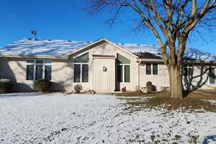 8098 S Meadowcreek Ct, Franklin, WI 53132 - Photo 52
