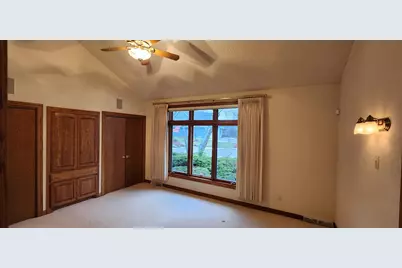 8098 S Meadowcreek Ct, Franklin, WI 53132 - Photo 26