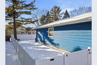 302  Martin St, Fort Atkinson, WI 53538 - Photo 2