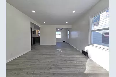 8114 W Congress St, Milwaukee, WI 53218 - Photo 12