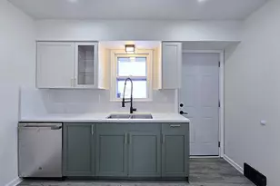 8114 W Congress St, Milwaukee, WI 53218 - Photo 6