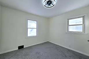 8114 W Congress St, Milwaukee, WI 53218 - Photo 22