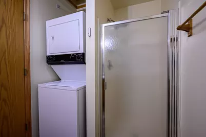 9354 W Loomis Rd #4, Franklin, WI 53132 - Photo 12