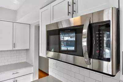 10525 W Custer Ave, Milwaukee, WI 53225 - Photo 14