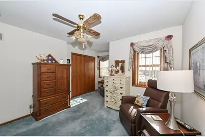 359  Lexington Ct #B, Pewaukee, WI 53072 - Photo 28