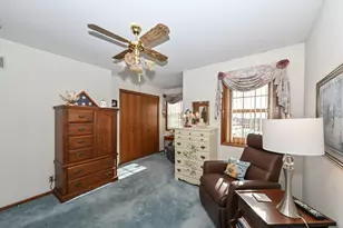 359 Lexington Ct, Pewaukee, WI 53072 - Photo 28