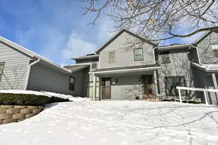 359 Lexington Ct, Pewaukee, WI 53072 - Photo 30