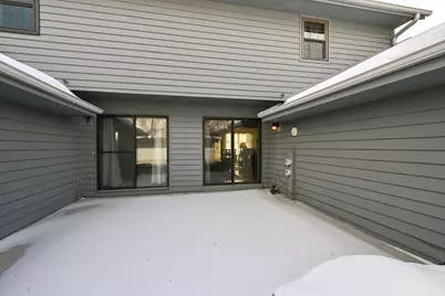 359  Lexington Ct #B, Pewaukee, WI 53072 - Photo 32