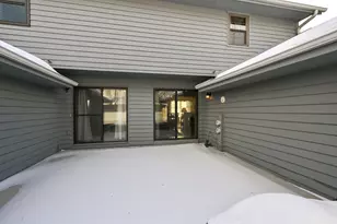 359 Lexington Ct, Pewaukee, WI 53072 - Photo 32