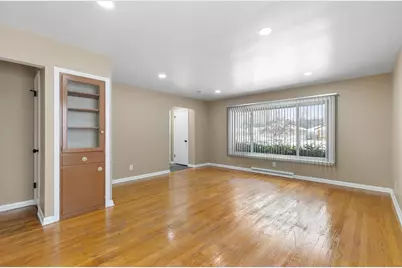 4306 N 72nd St, Milwaukee, WI 53216 - Photo 4