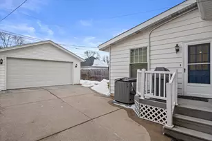 4917 N Bartlett Ave, Whitefish Bay, WI 53217 - Photo 50