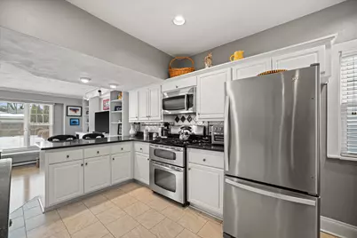 4917 N Bartlett Ave, Whitefish Bay, WI 53217 - Photo 12