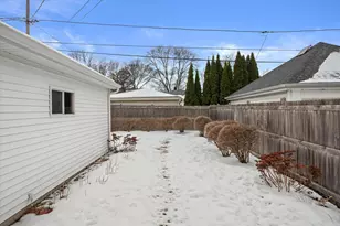 4917 N Bartlett Ave, Whitefish Bay, WI 53217 - Photo 46