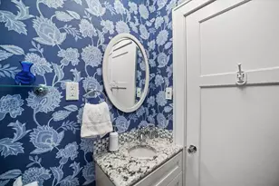 4917 N Bartlett Ave, Whitefish Bay, WI 53217 - Photo 20