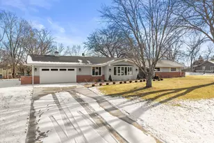 850 Janacek Rd, Brookfield, WI 53045 - Photo 6