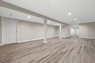 850 Janacek Rd, Brookfield, WI 53045 - Photo 10