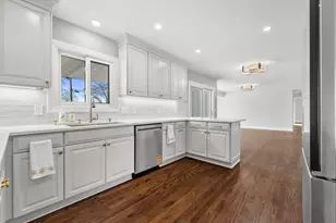 850 Janacek Rd, Brookfield, WI 53045 - Photo 10