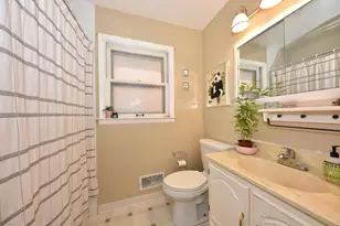 3370 S Howell Ave, Milwaukee, WI 53207 - Photo 14