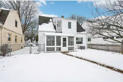 120 W Henry Clay St, Whitefish Bay, WI 53217 - Photo 18