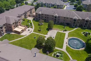 530 N Silverbrook Dr, West Bend, WI 53090 - Photo 8
