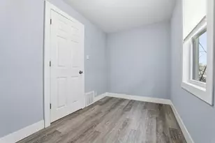 2354 S 16th St, Milwaukee, WI 53215 - Photo 6