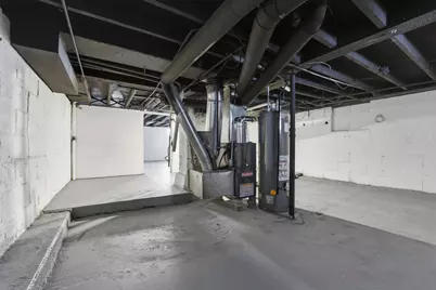 2354 S 16th St, Milwaukee, WI 53215 - Photo 12