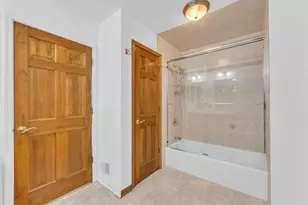 N65W15278 Blue Heron Dr, Menomonee Falls, WI 53051 - Photo 32