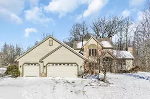 N65W15278 Blue Heron Dr, Menomonee Falls, WI 53051 - Photo 2