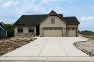 3232 Bergamot Dr, Racine, WI 53406 - Photo 18