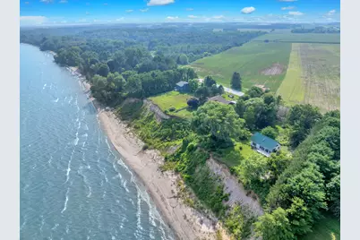 12435  Lakeshore Rd, Centerville, WI 53015 - Photo 2