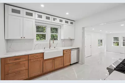 536 N 116th St, Wauwatosa, WI 53226 - Photo 8