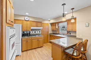 5923 Sunny Ln, Cedarburg, WI 53024 - Photo 12