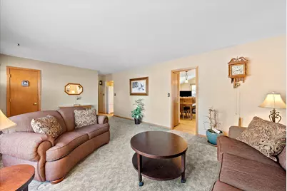 5923  Sunny Ln, Cedarburg, WI 53024 - Photo 4