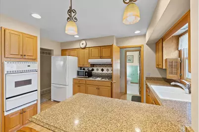 5923  Sunny Ln, Cedarburg, WI 53024 - Photo 14