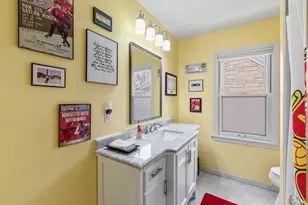 2550 N 96th St, Wauwatosa, WI 53226 - Photo 14