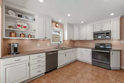 2550 N 96th St, Wauwatosa, WI 53226 - Photo 10