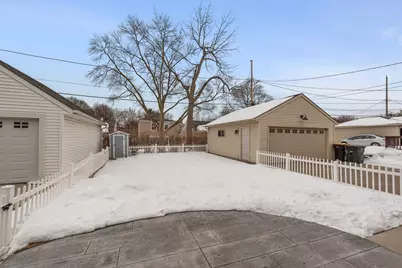 2550 N 96th St, Wauwatosa, WI 53226 - Photo 24