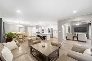 7508 W Mequon Square Dr, Mequon, WI 53092 - Photo 2