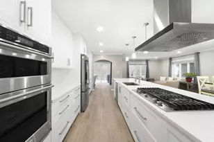 7508 W Mequon Square Dr, Mequon, WI 53092 - Photo 14