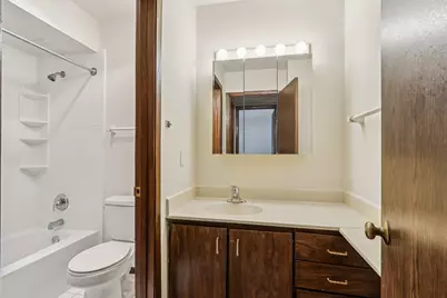 5200 S Tuckaway Blvd #107A, Greenfield, WI 53221 - Photo 16